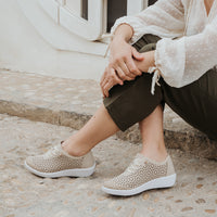 Deportivo casual picado ICONIC 38472 Platino