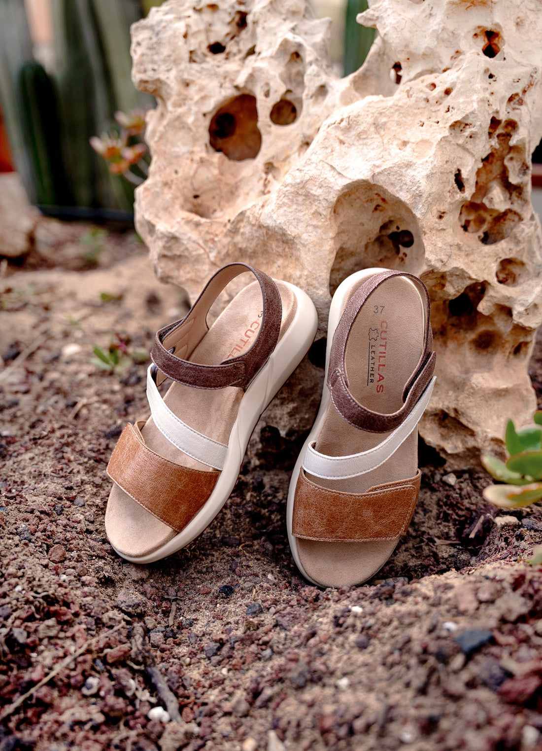 Sandalia velcros 31431 Camel