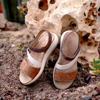 Sandalia velcros 31431 Camel